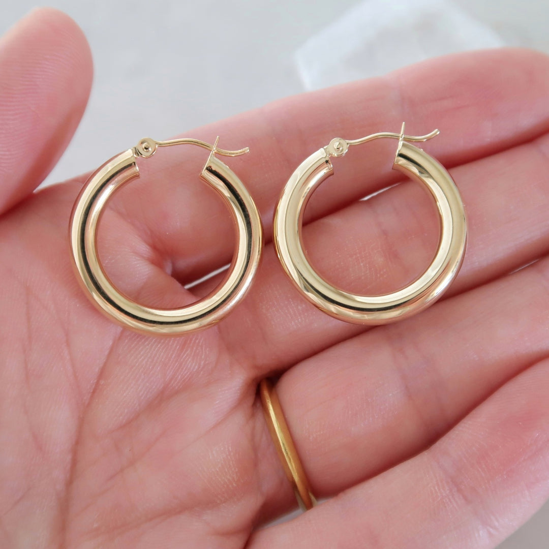 Medium Chubby Hoops 14K Yellow Gold