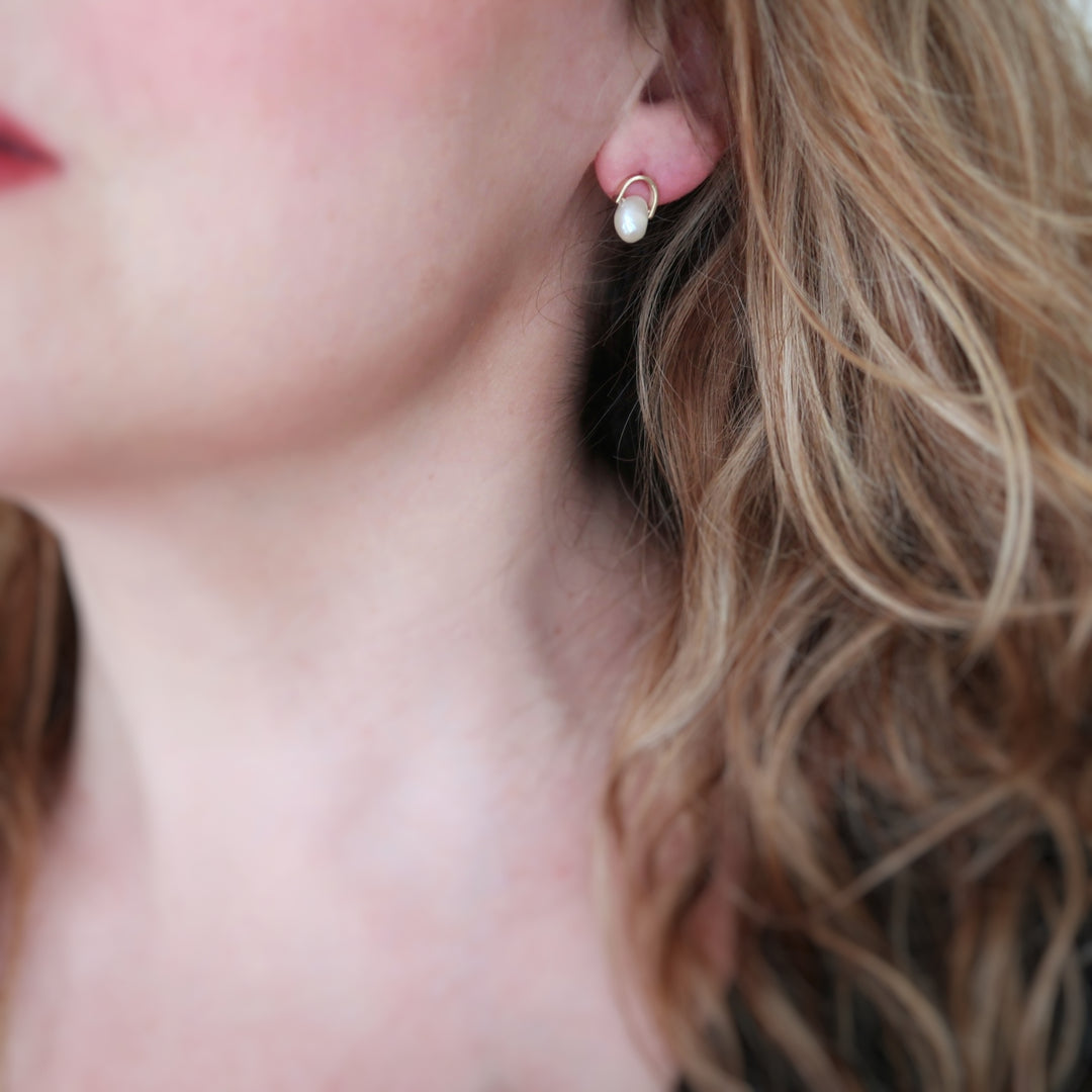 Balance Studs in Pearl