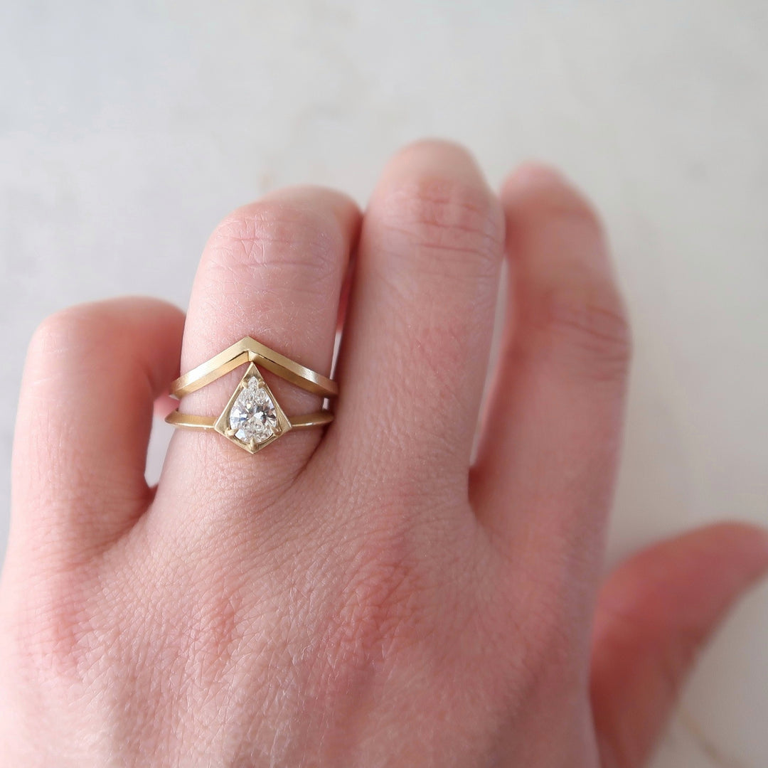 Geometric Pear Diamond Ring Set | 14K Yellow Gold