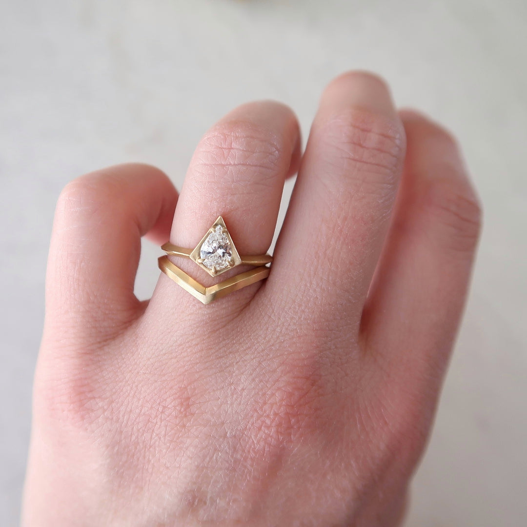 Geometric Pear Diamond Ring Set | 14K Yellow Gold