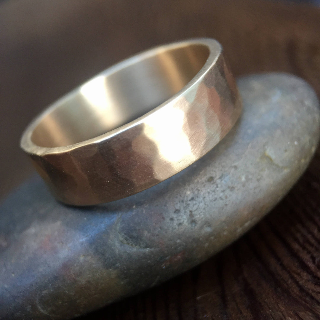 Men's 6mm Hammered Wedding Band in 14K Yellow Gold