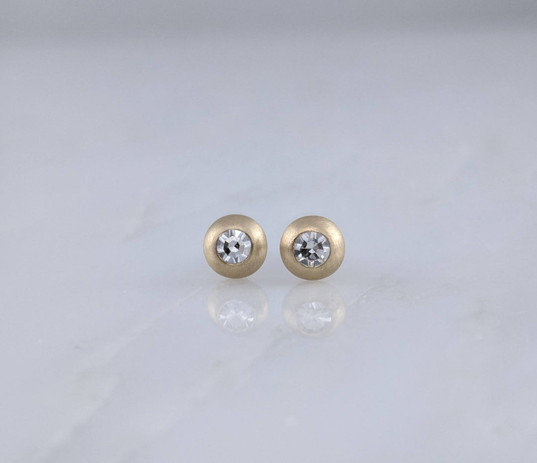 Round Diamond Stud Earrings in 14K Yellow Gold