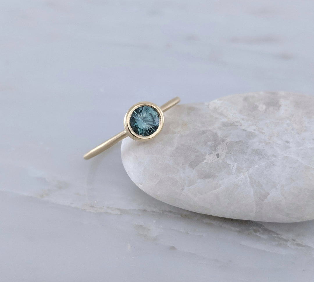 Montana Sapphire Ring | 14K Yellow Gold