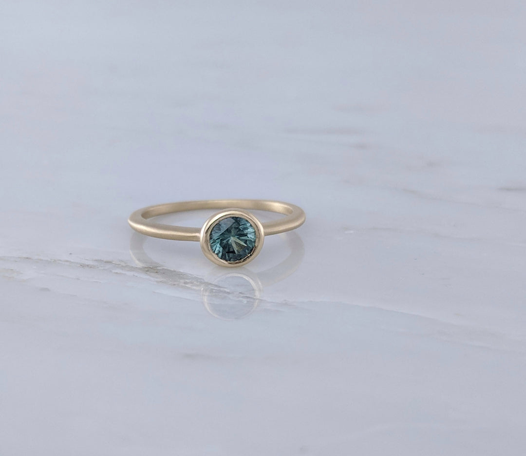 Montana Sapphire Ring | 14K Yellow Gold