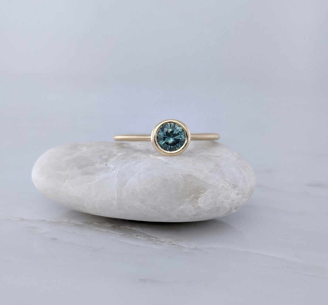 Montana Sapphire Ring | 14K Yellow Gold