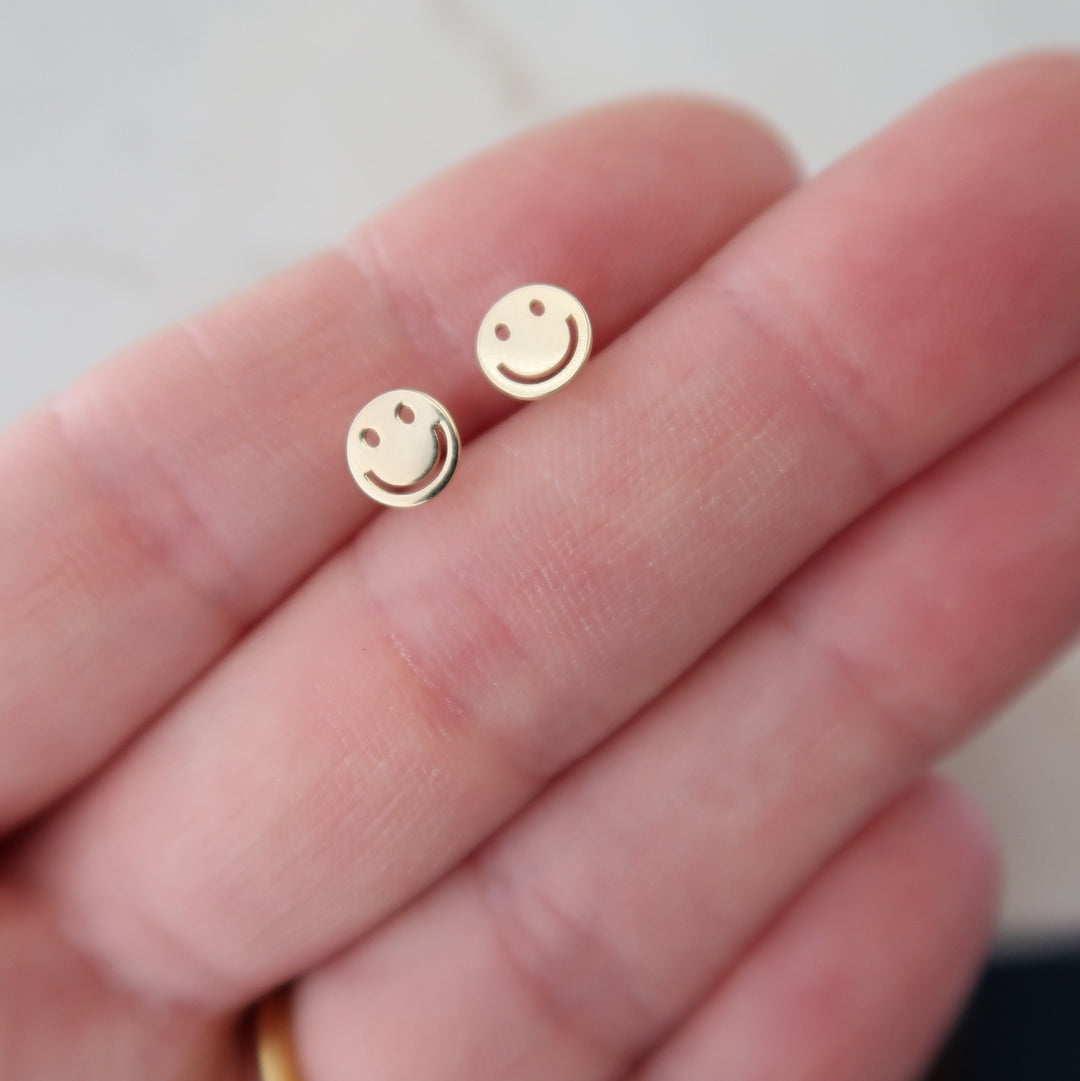 Smile Studs Yellow Gold