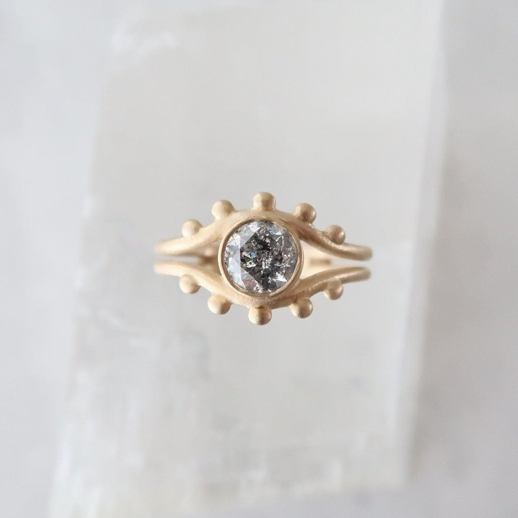 Salt + Pepper Split Shank Ring | 14K Yellow Gold