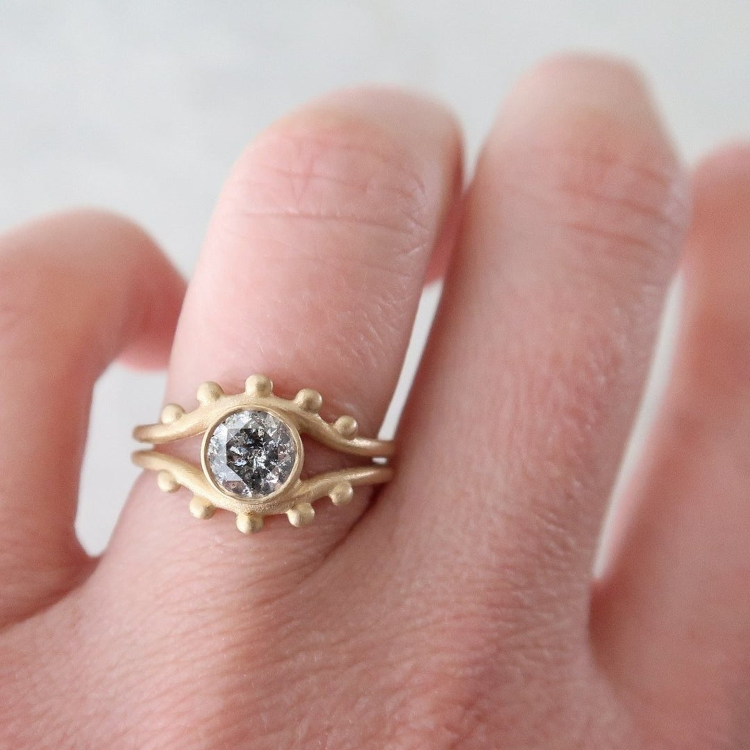 Salt + Pepper Split Shank Ring | 14K Yellow Gold