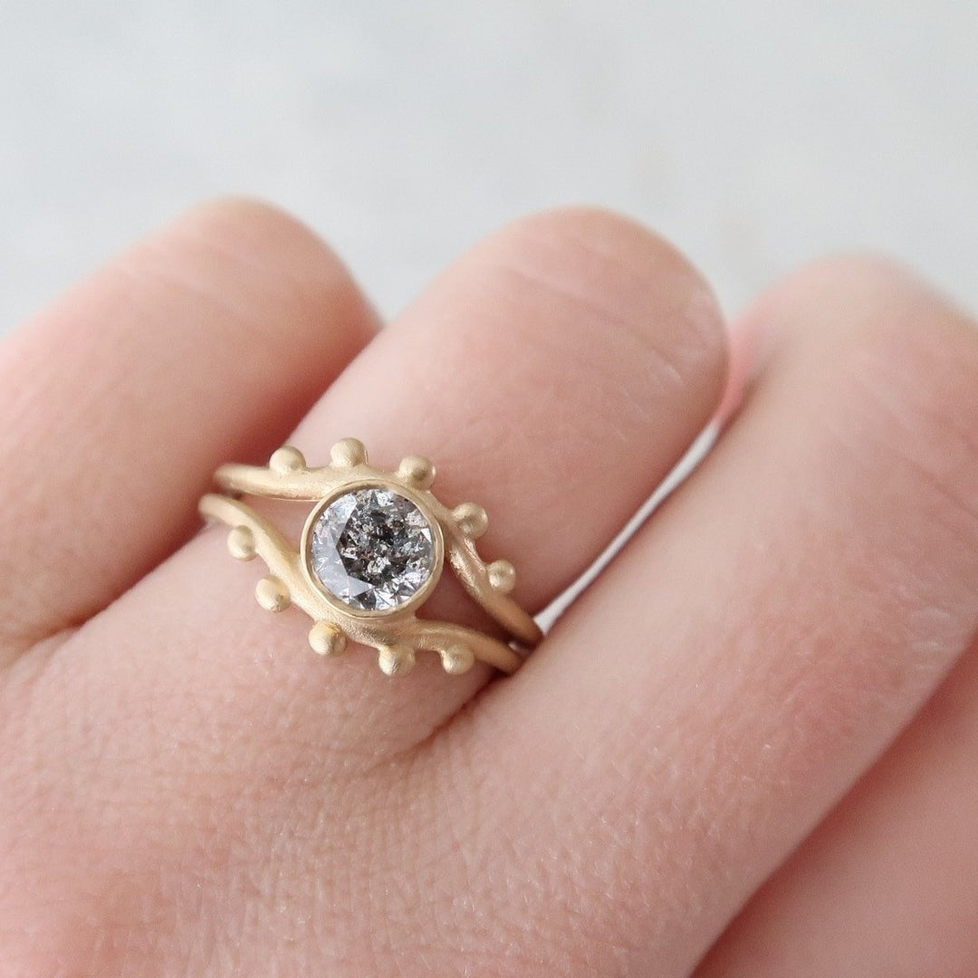 Salt + Pepper Split Shank Ring | 14K Yellow Gold