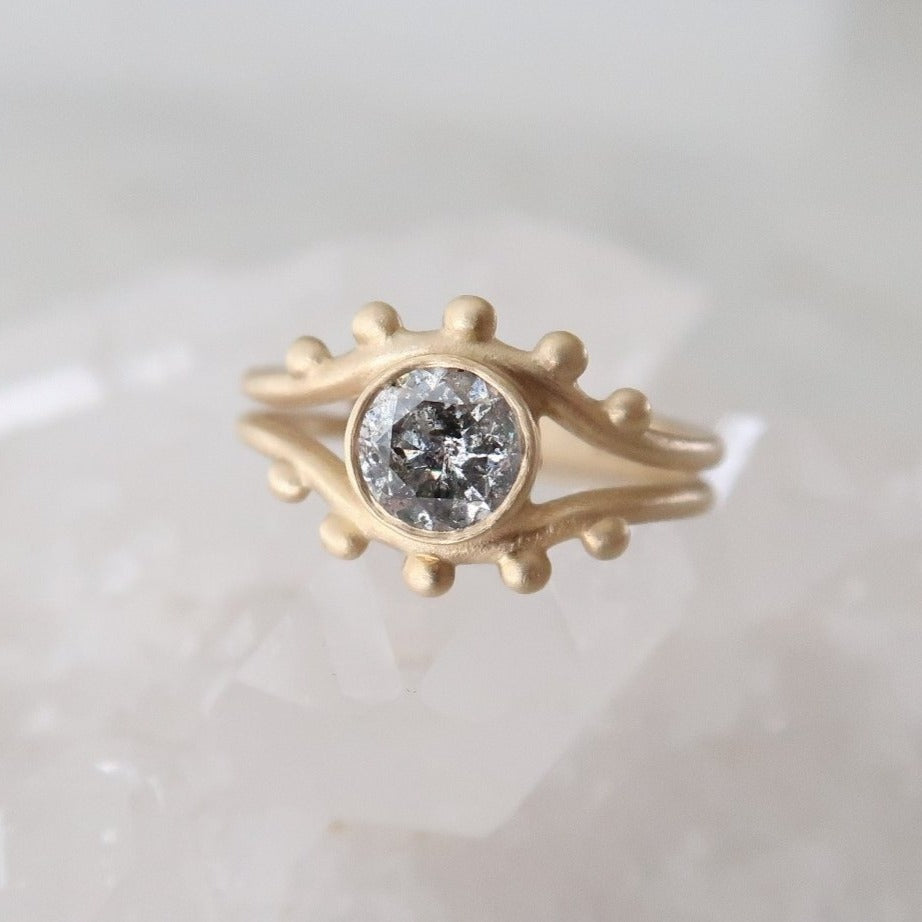 Salt + Pepper Split Shank Ring | 14K Yellow Gold