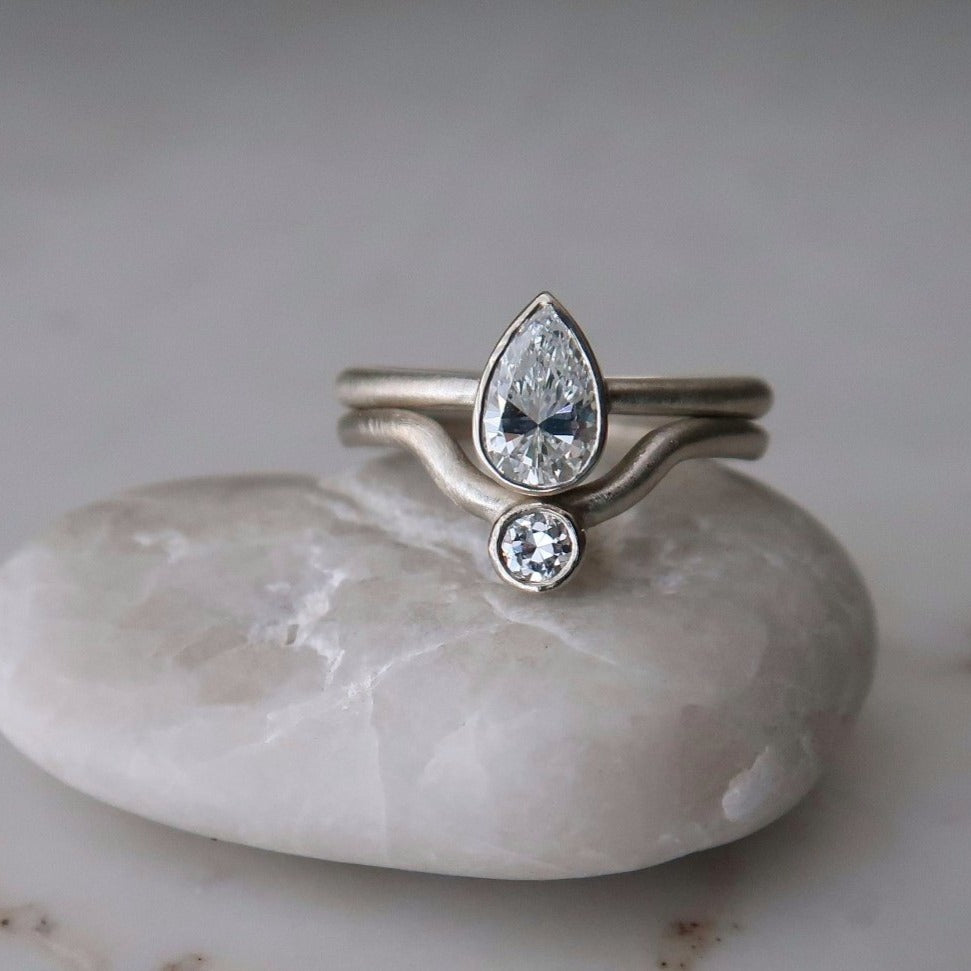 Pear Diamond Bezel Ring Set | 14K White Gold