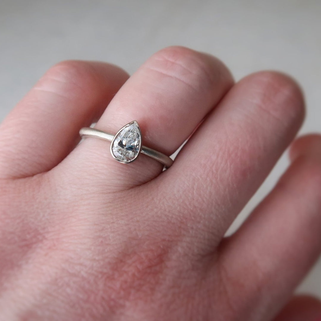 Pear Diamond Bezel Ring Set | 14K White Gold